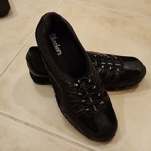 Skechers size 9.5 sneakers